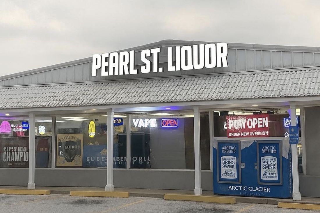 Pearl St. Liquor storefront at 1001 N Pearl St in Paola, Kansas